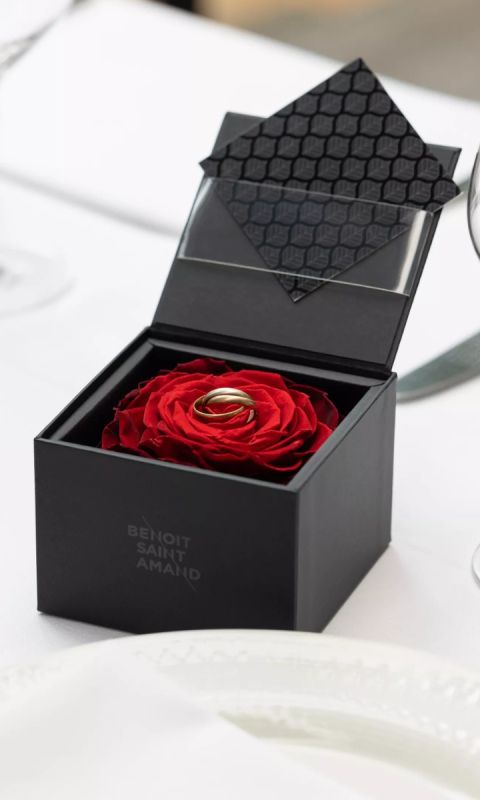 Czerwona wieczna róża XXL- FLOWERBOX Size M