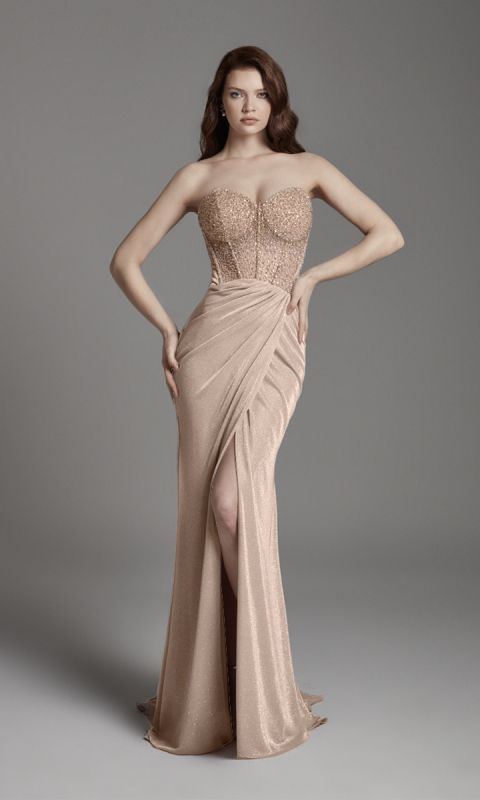 Brokatowa suknia wieczorowa z gorsetem w kolorze jasnego różu _34