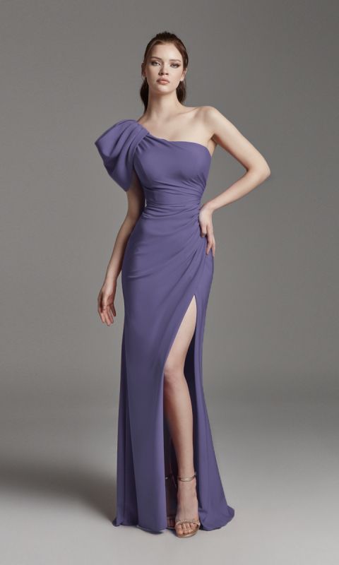 Fioletowa wieczorowa suknia maxi z opadającym rękawem _34