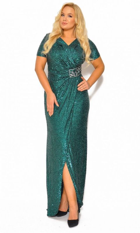 M&M - Efektowna maxi sukienka z kopertowym dekoltem wyszywana cekinami  w kolorze butelkowej zieleni.Model:CU-4380 - Rozmiar: 44(XXL)