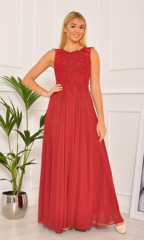 M&M - Olśniewająca sukienka w kolorze bordowym z perełkowym zdobieniem Model: PW-3726 - Rozmiar: 36(S)