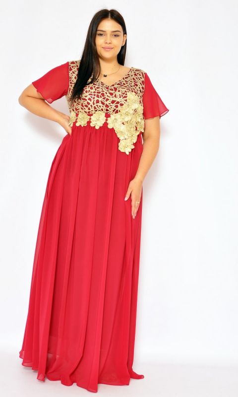 M&M - Sukienka maxi z kompozycja kwiatową w talii w kolorze bordowym. CU-7481 - Rozmiar: 44(XXL)