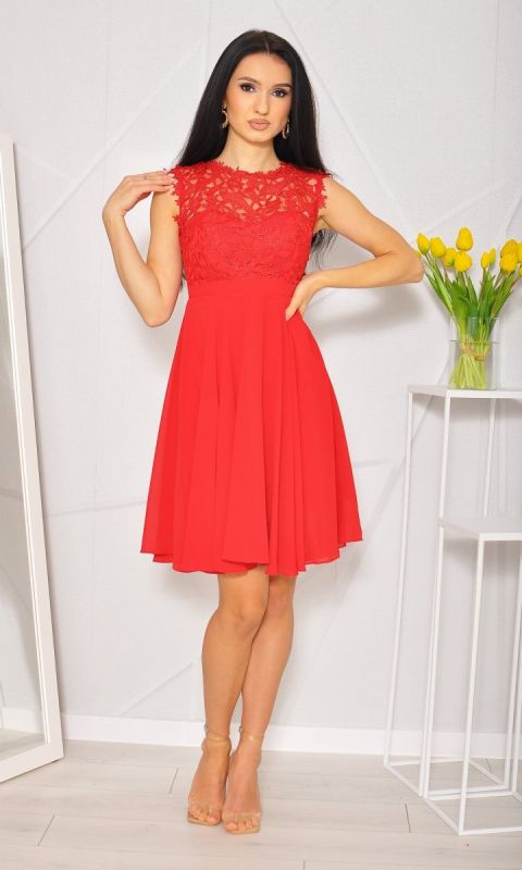 M&M - Zwiewna sukienka mini z koronkową górą w kolorze czerwonym. Model: IP-3812 - Rozmiar: 36(S)