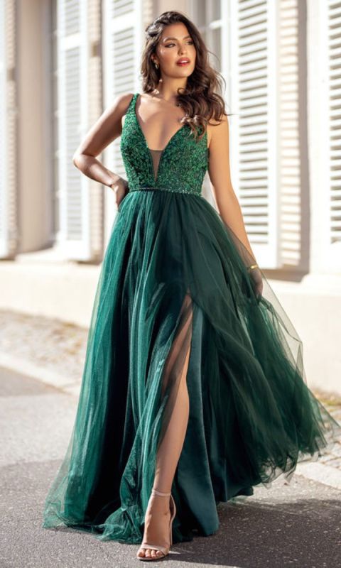 Suknia wieczorowa wykonana z tiulu z kryształkami w kolorze leśnej zieleni 34