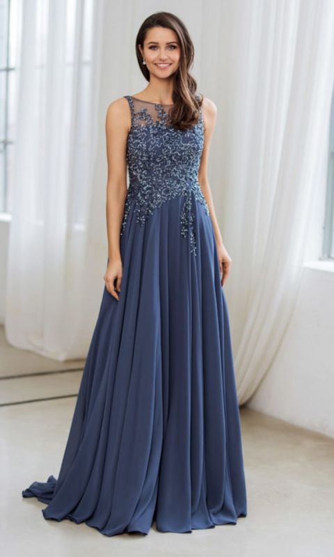 Szlachetna suknia wieczorowa uszyta z szyfonu w kolorze niebieskim 34