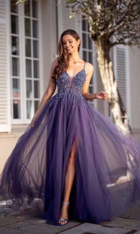 Tiulowa suknia wieczorowa w kolorze klejnotowego fioletu 34