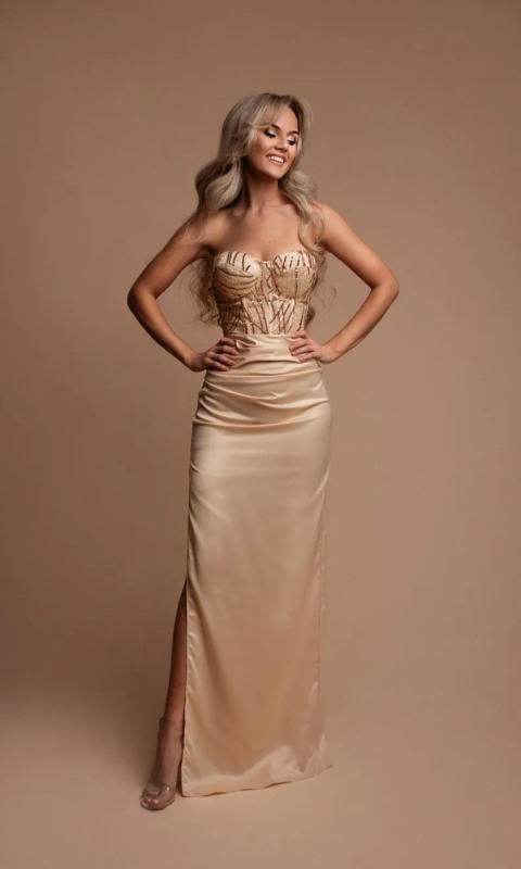 Sukienka z cekinowym gorsetem złota