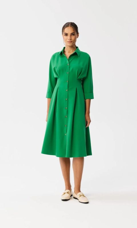 Sukienka szmizjerka CORLEONE z zakładkami w talii - soczysta zieleń