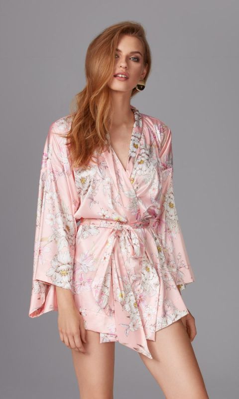 Satynowe kimono z nadrukiem w kwiaty S/M