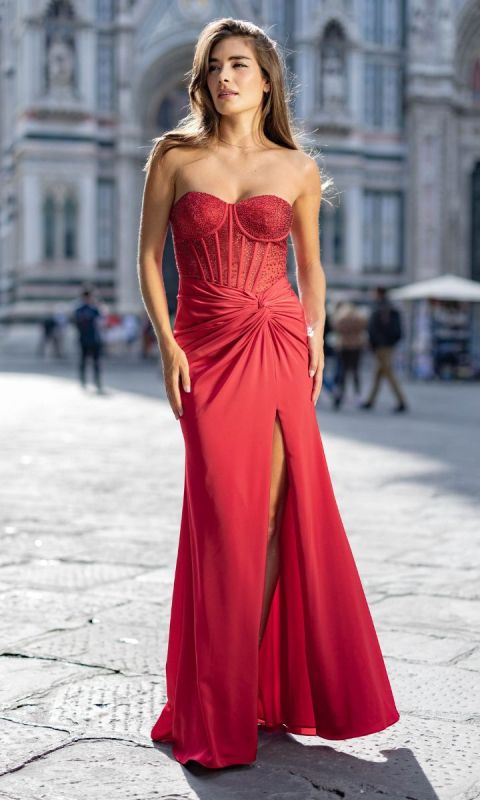 Suknia wieczorowa ze świecącym gorsetem - czerwona