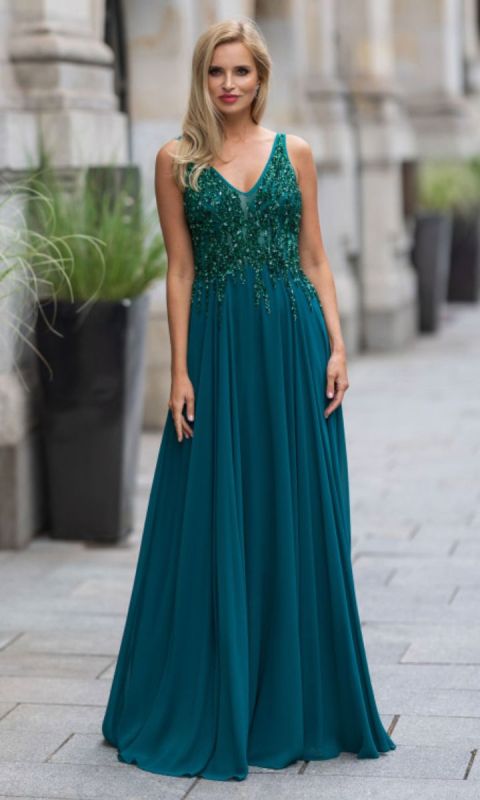 Szyfonowa suknia wieczorowa z kryształkami w kolorze soczystej zieleni