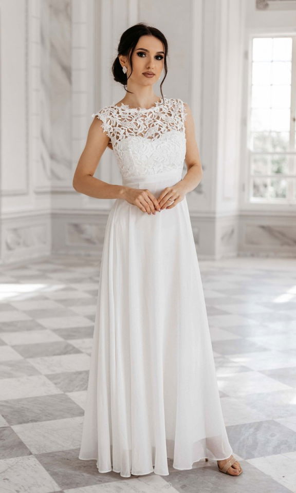 M&M - Gipiurowa zwiewna sukienka w kolorze białym. Model: IP-3123 - Rozmiar: 36(S)