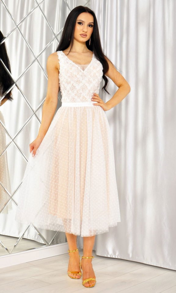 M&M - Sukienka midi w groszki z aplikacja kwiatową 3D w kolorze beżowo-białym. Model: IP-7299 - Rozmiar: 36(S)