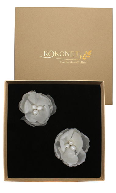 Kolczyki białe jedwabne kwiaty naturalne perły handmade ślub oryginał BOHO