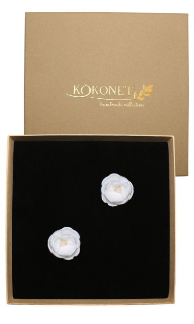 Kolczyki mini piwonie sztyfty przy uchu BOHO rustykalne eleganckie złote