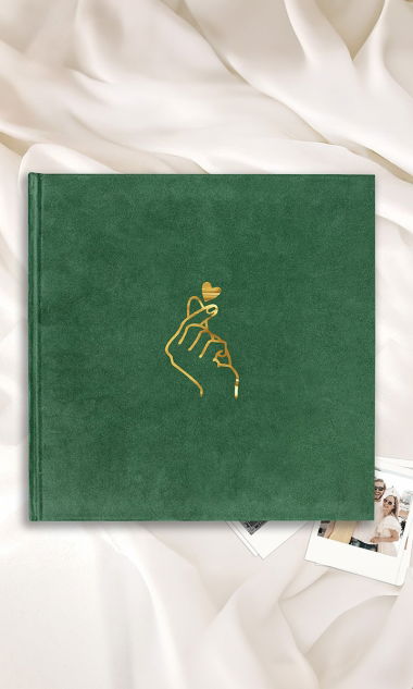 Zielony Album Z Romantycznym Motywem