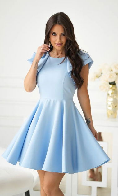Elegancka sukienka z falbanami mini błękitna