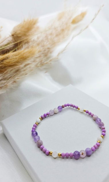 Bransoletka Violet&White z mixu kamieni kolor