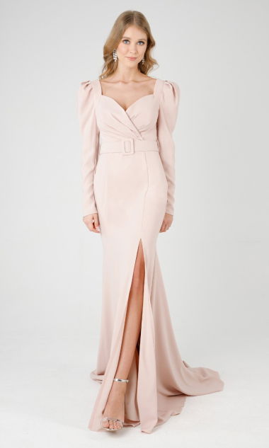 Pudrowa elegancka sukienka maxi