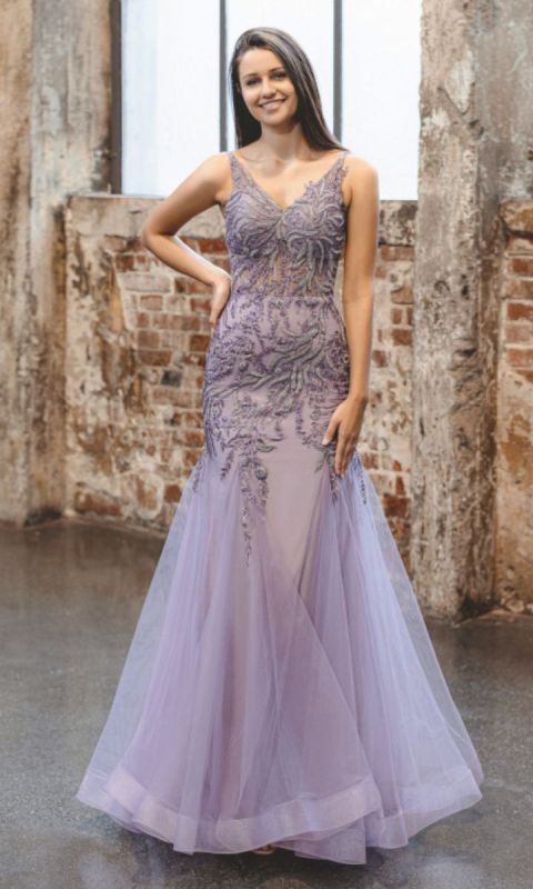 Tiulowa suknia wieczorowa w kolorze fioletowym 34