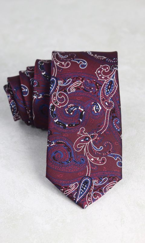 Bordowy krawat z jasnym wzorem 