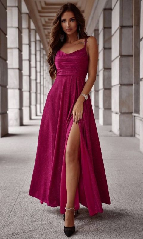 Brokatowa suknia z wiązaniem - lux amarant