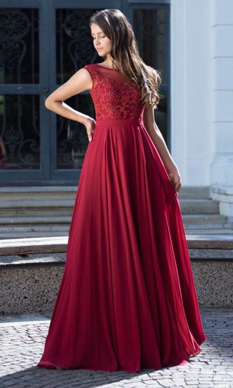 Szyfonowa suknia wieczorowa z aplikacjami z kryształków kolorze czerwieni